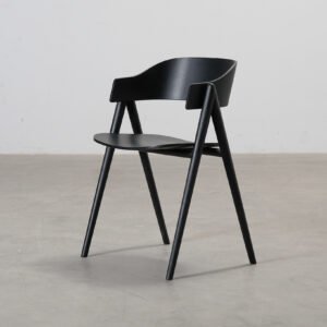 Forms & Objects Hennie ruokapöydän tuoli musta