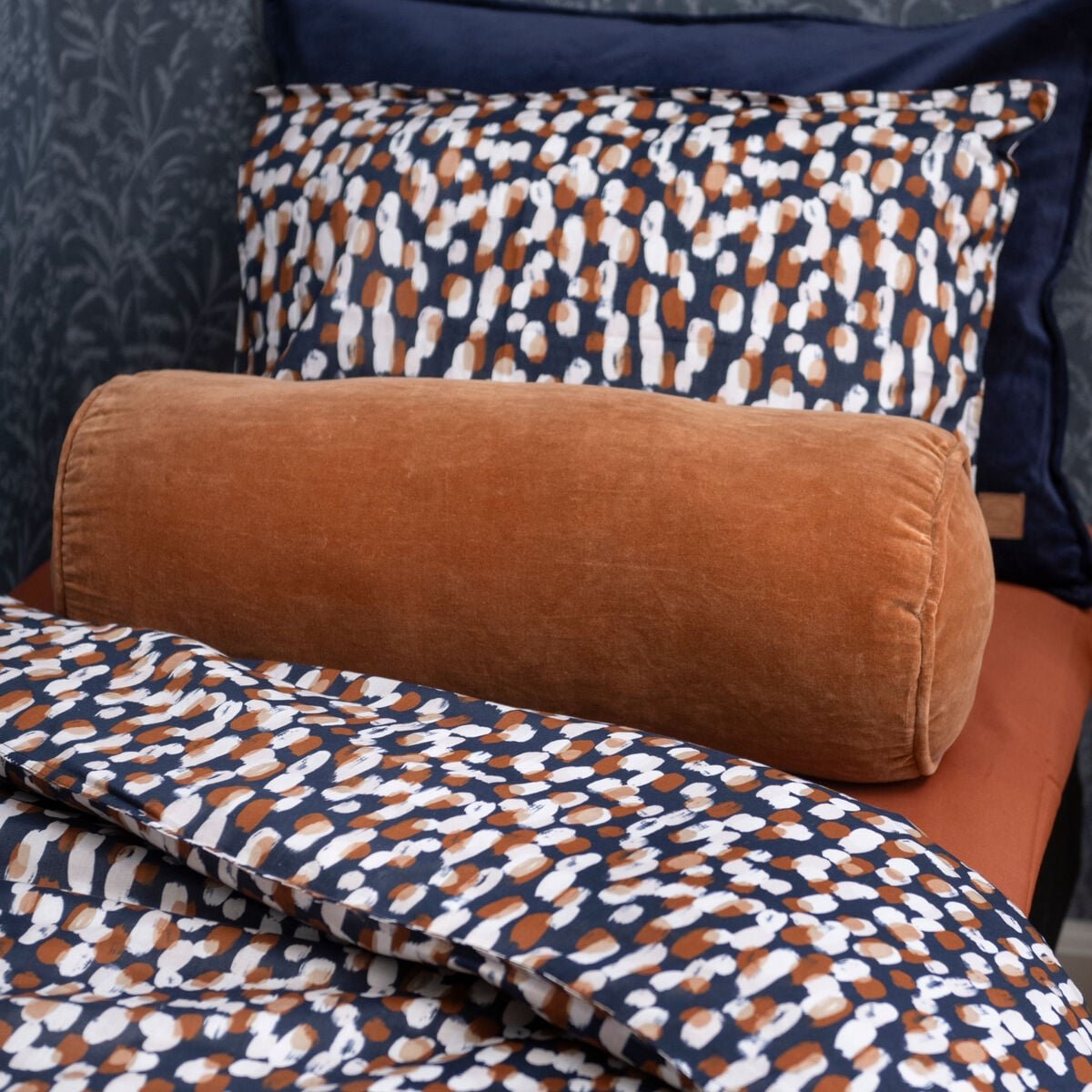 Fanni K Bolster koristetyyny 55x20 cm pähkinänruskea