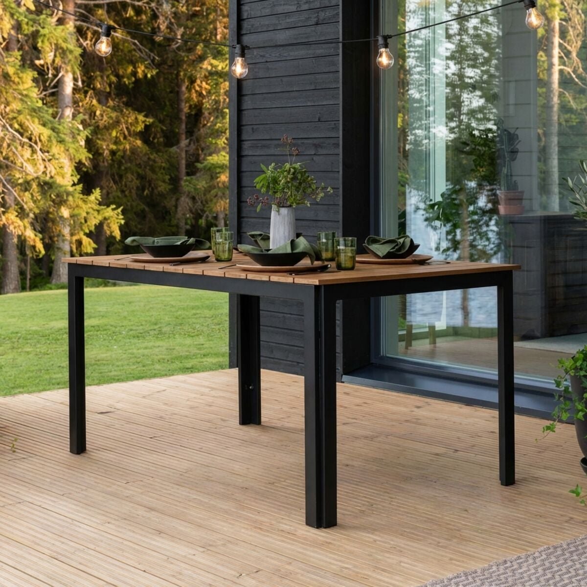Brafab Patio aintwood ruokapöytä 149x92 cm musta/tiikki