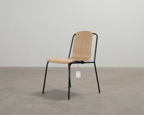 Normann Copenhagen Studio tuoli valkoinen