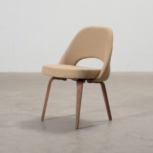 Knoll Eero Saarinen Executive Chair tuoli beige