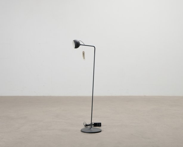 Artemide Ixa lattiavalaisin antrasiitti