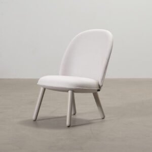 Normann Copenhagen Ace nojatuoli vaaleanharmaa