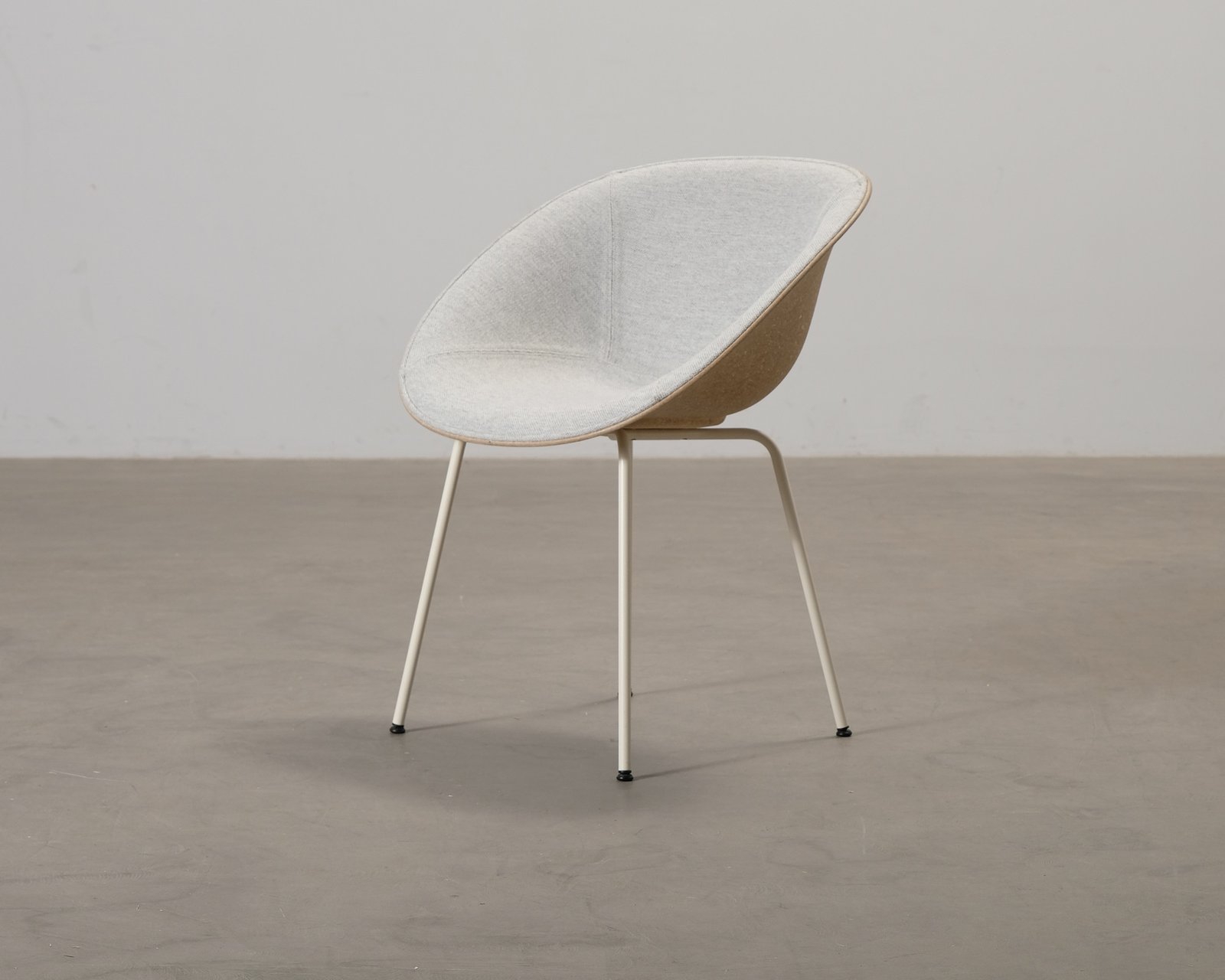 Normann Copenhagen Mat tuoli vaaleanharmaa