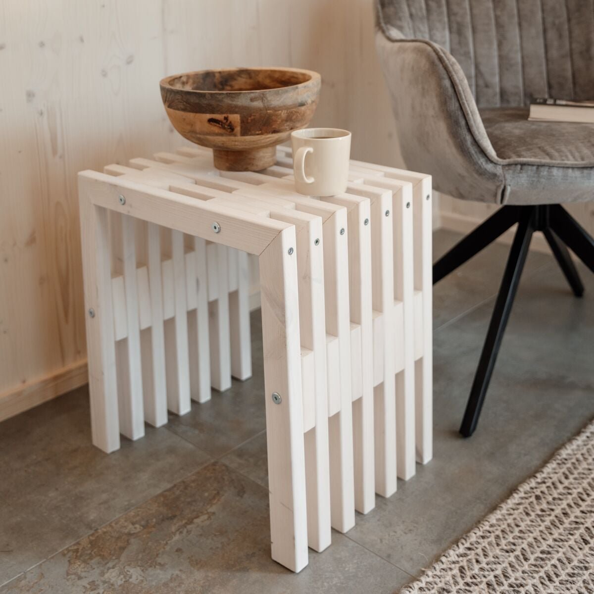 EcoFurn D-penkki 45 kuultovalkoinen mänty öljytty