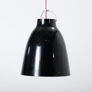 Fritz Hansen Caravaggio P4 riippuvalaisin musta