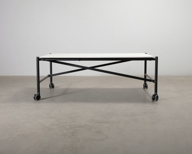 Vitra Comma pöytä 120 x 200 cm valkoinen / musta