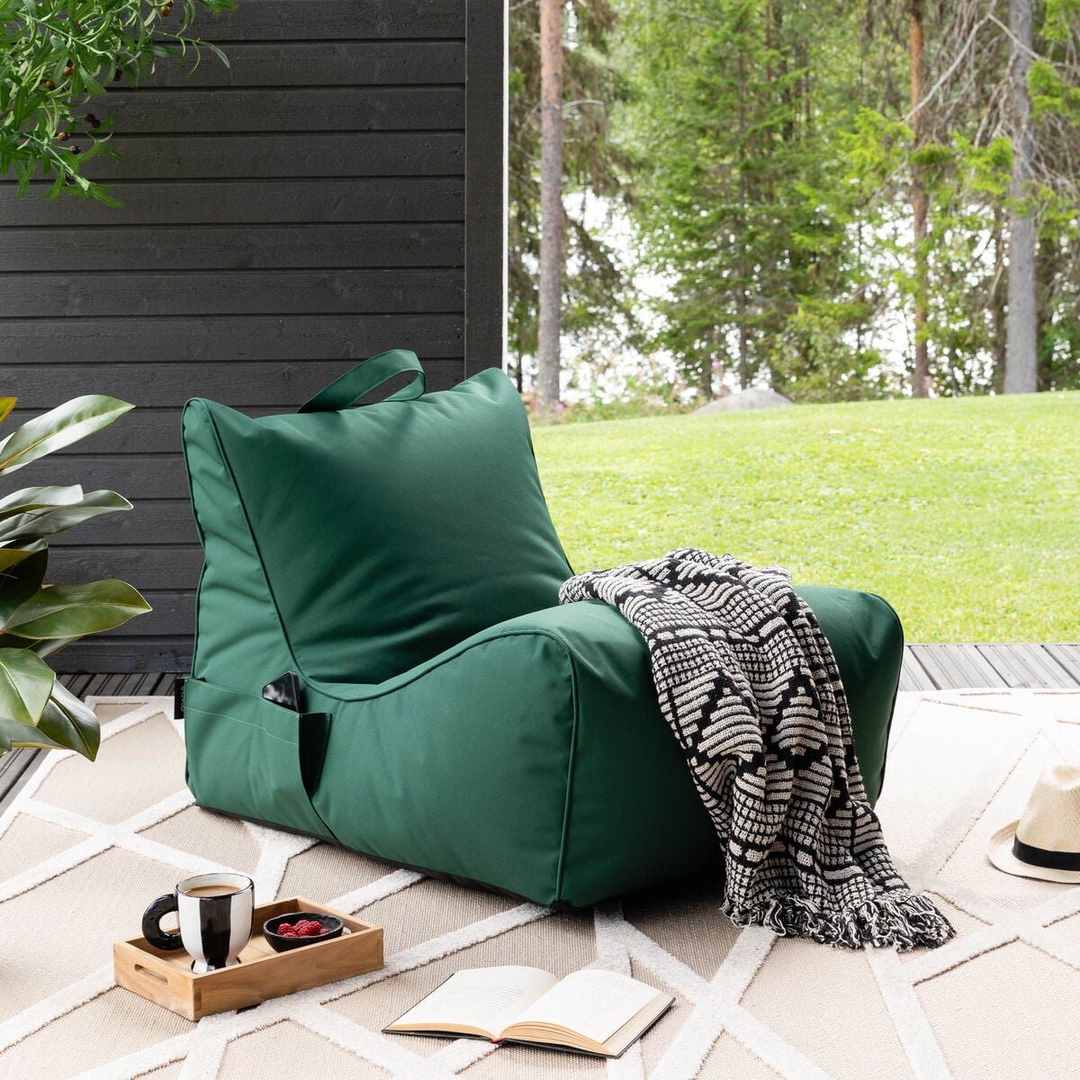 Jade Outdoor säkkituoli tummanvihreä