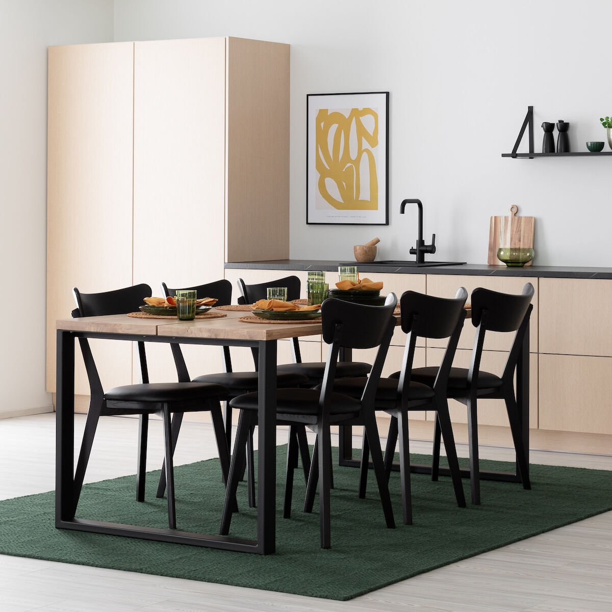 Manner-Koto 6-hengen ruokailuryhmä lakattu tammi/musta, musta PU-verhoilu