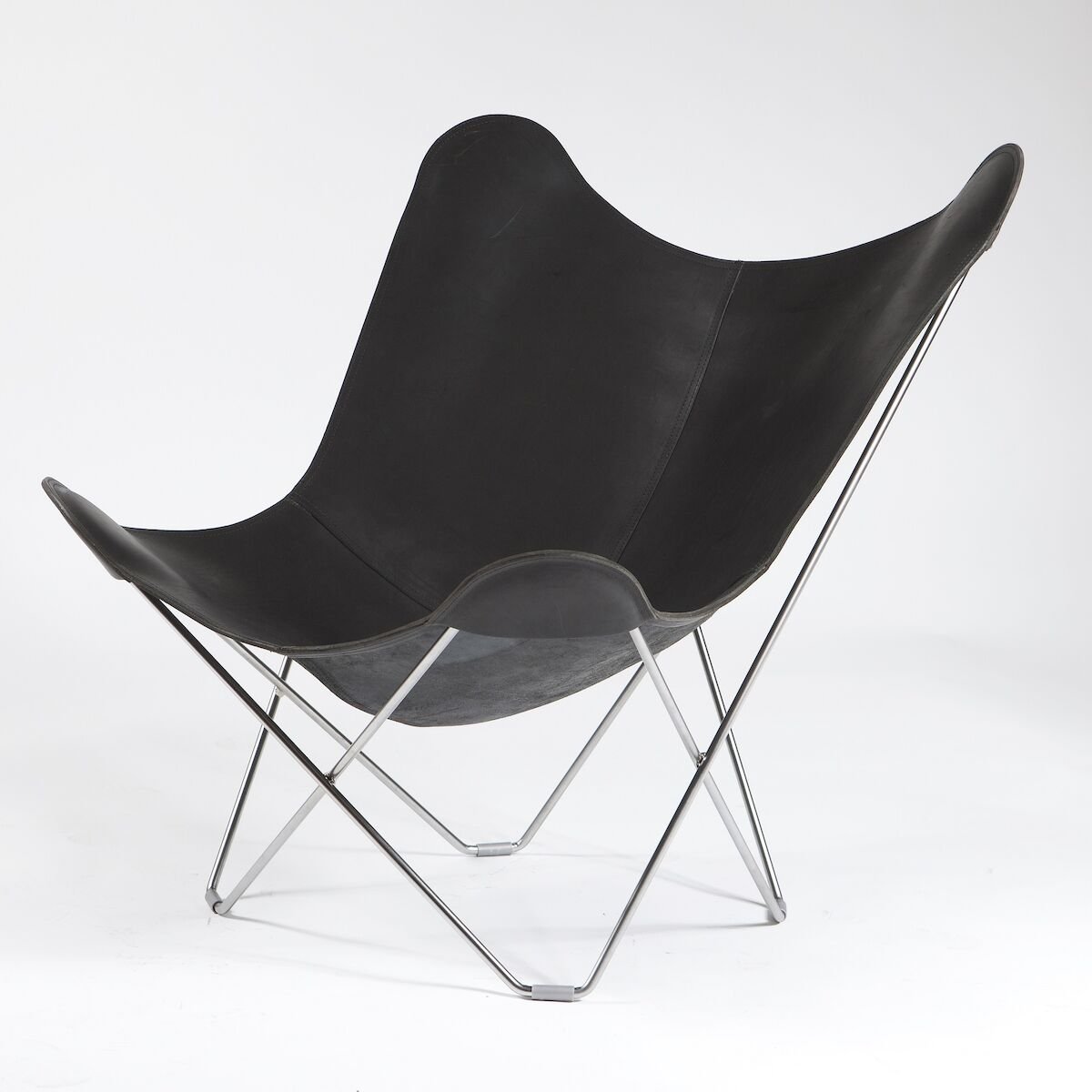 Cuero Design lepakkotuoli Pampa Mariposa Black, mattakromi jalka