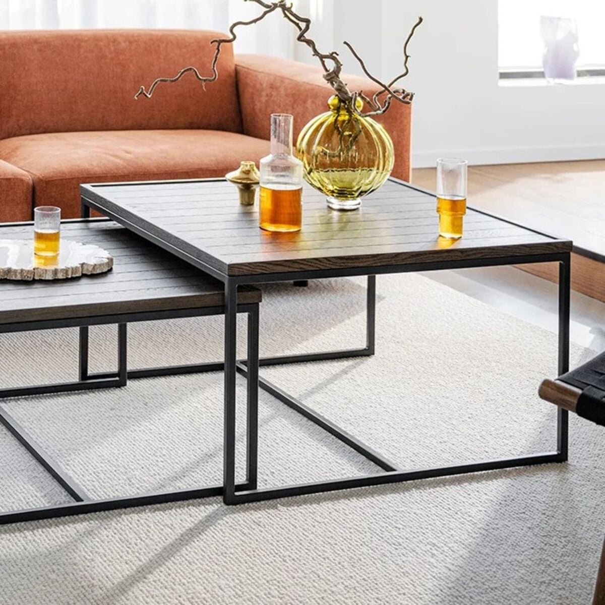 Rowico Home Deerfield sohvapöytä 80x80 ruskea tammi/ musta