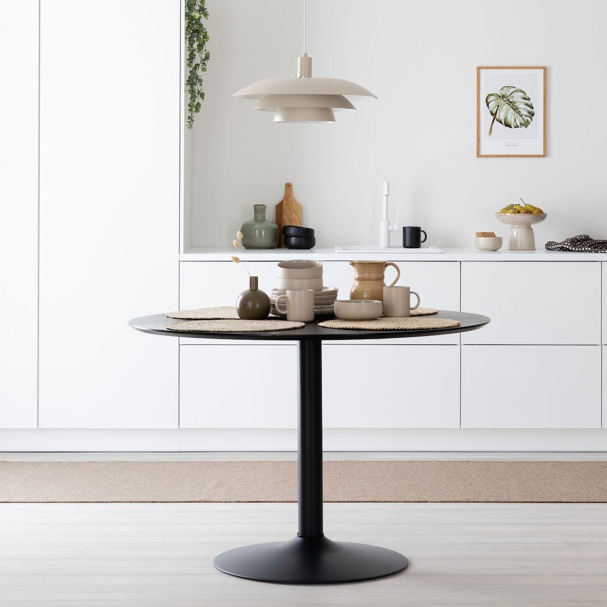Saini pyöreä ruokapöytä Ø110 cm musta
