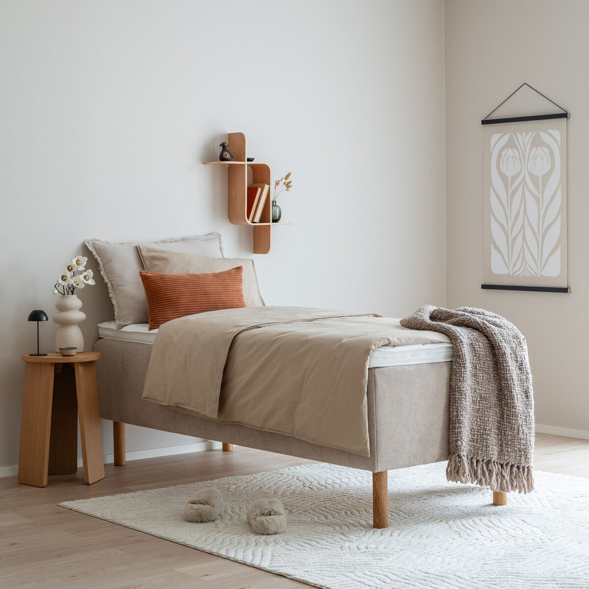 Unia Kulta runkopatjasänky 90x210 XL,Unia relax,tammi jaloilla,beige
