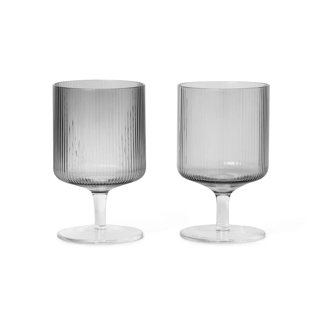 Ferm Living Ripple viinilasit Smoked grey