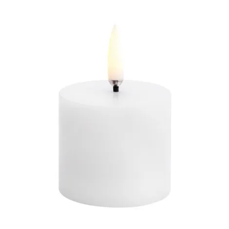 Uyuni Lighting Uyuni LED Pöytäkynttilä valkoinen Ø 5 cm 4,5 cm