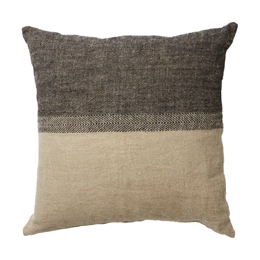 Olsson & Jensen Levi tyynynpäällinen 60x60 cm Musta/luonnonvärinen