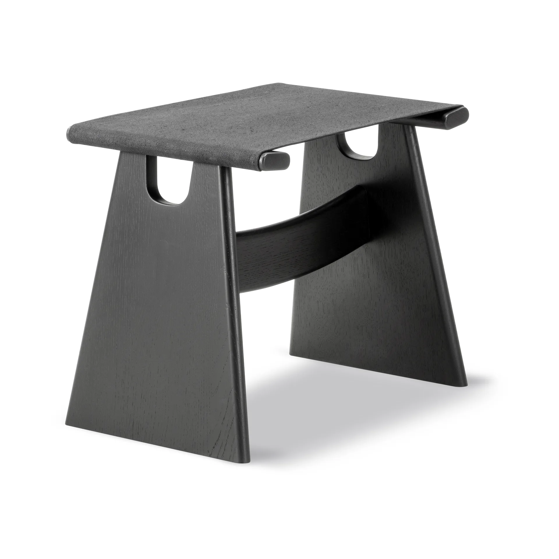 Fredericia Furniture Seto jakkara Musta canvas mustaksi lakattua tammea