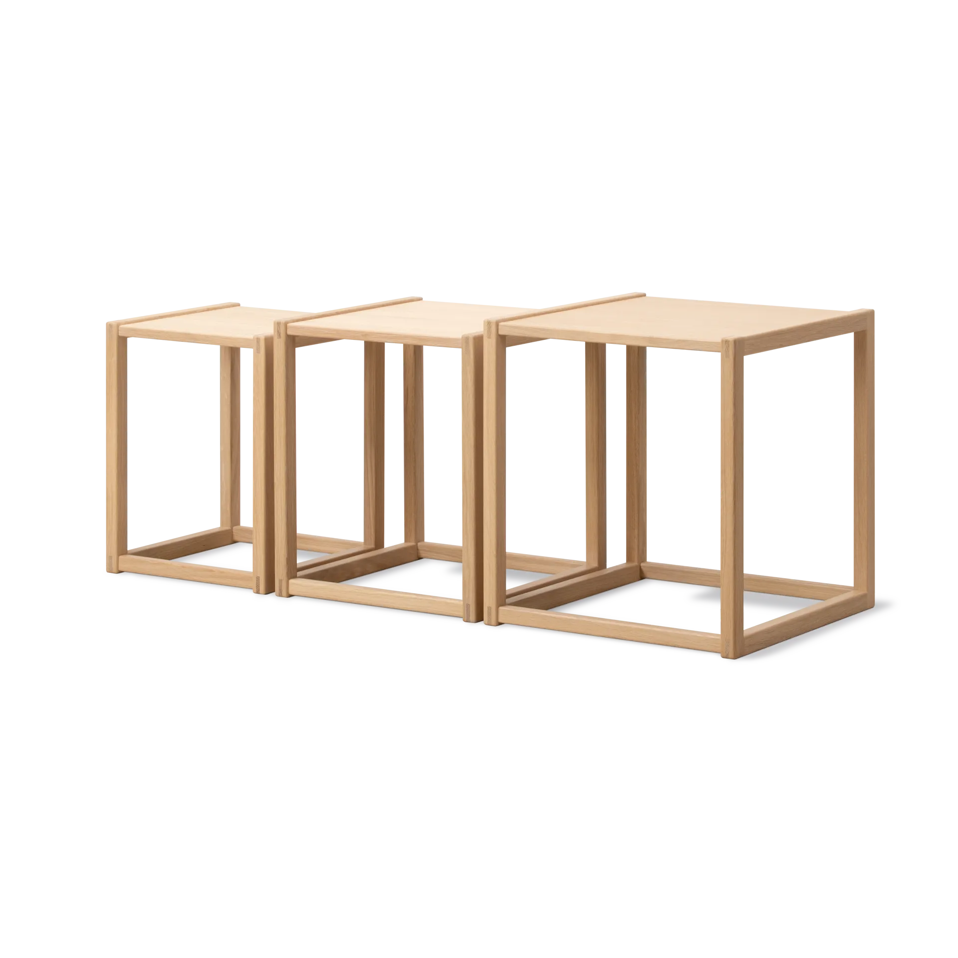 Fredericia Furniture BM375 Nesting-pöytä 3 osaa Vaaleaksi öljytty tammi