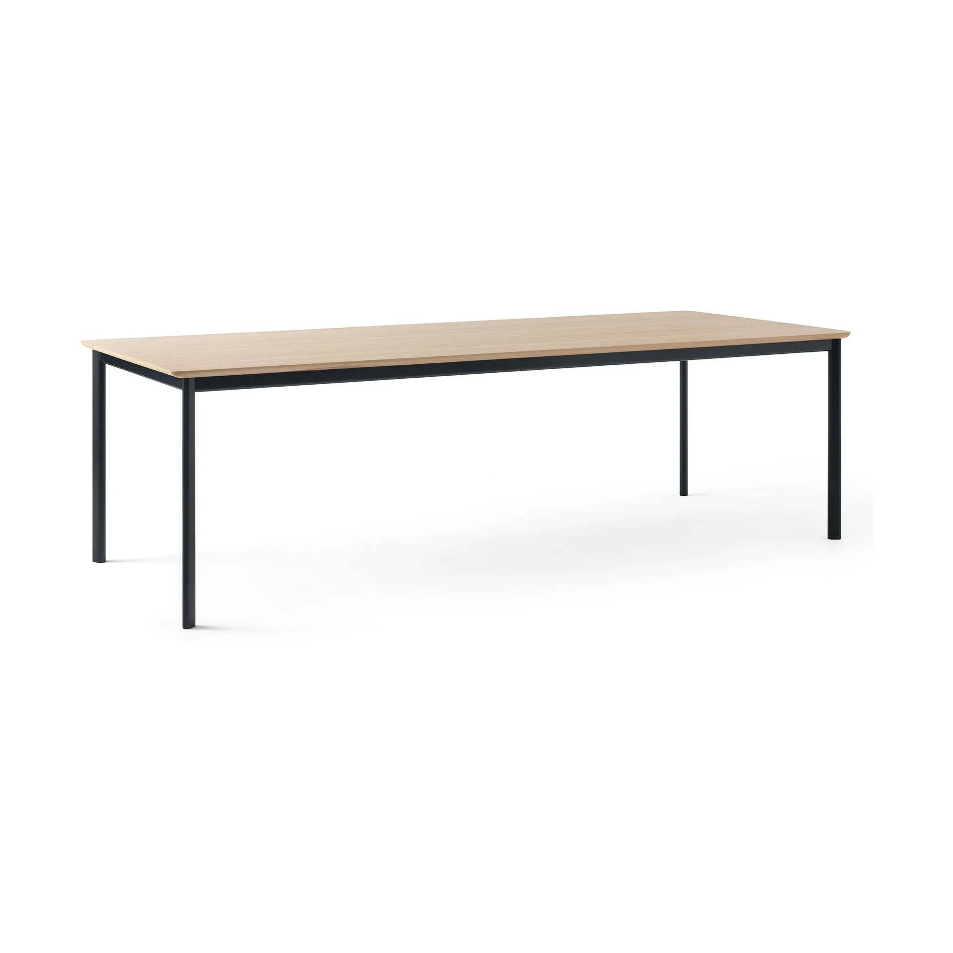 &Tradition Drip HW117 ruokapöytä 103x253 cm Black frame-clear lacq. oak
