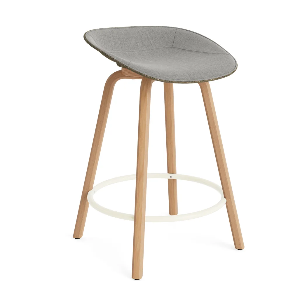 Normann Copenhagen Mat Barstool baarituoli etupuoliverhoiltu  65 cm. Remix 133-seaweed-beech-cream steel