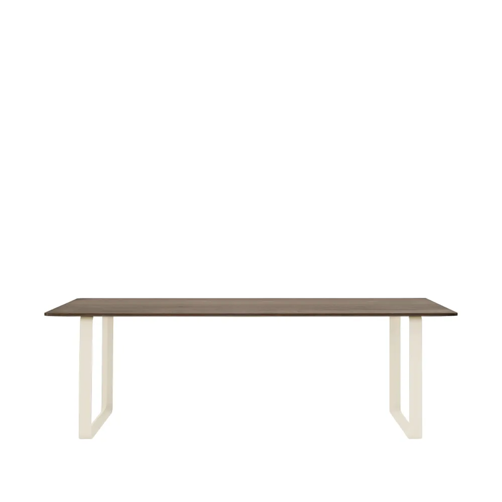 Muuto 70/70 ruokapöytä 225 x 90 cm Solid smoked oak-Sand