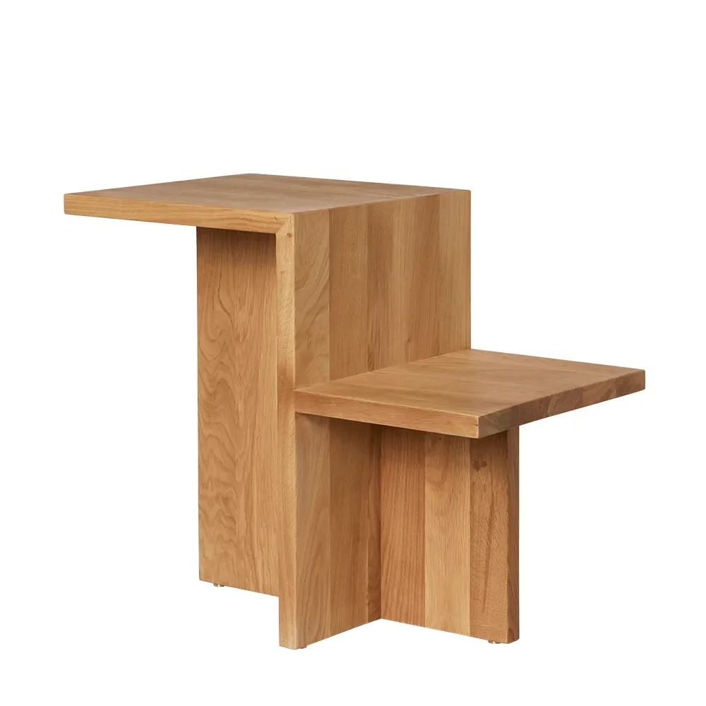 Ferm Living, Tamminen sivupöytä Distinct