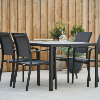 Hillerstorp, Hanger Dining Group pinoamistuoli