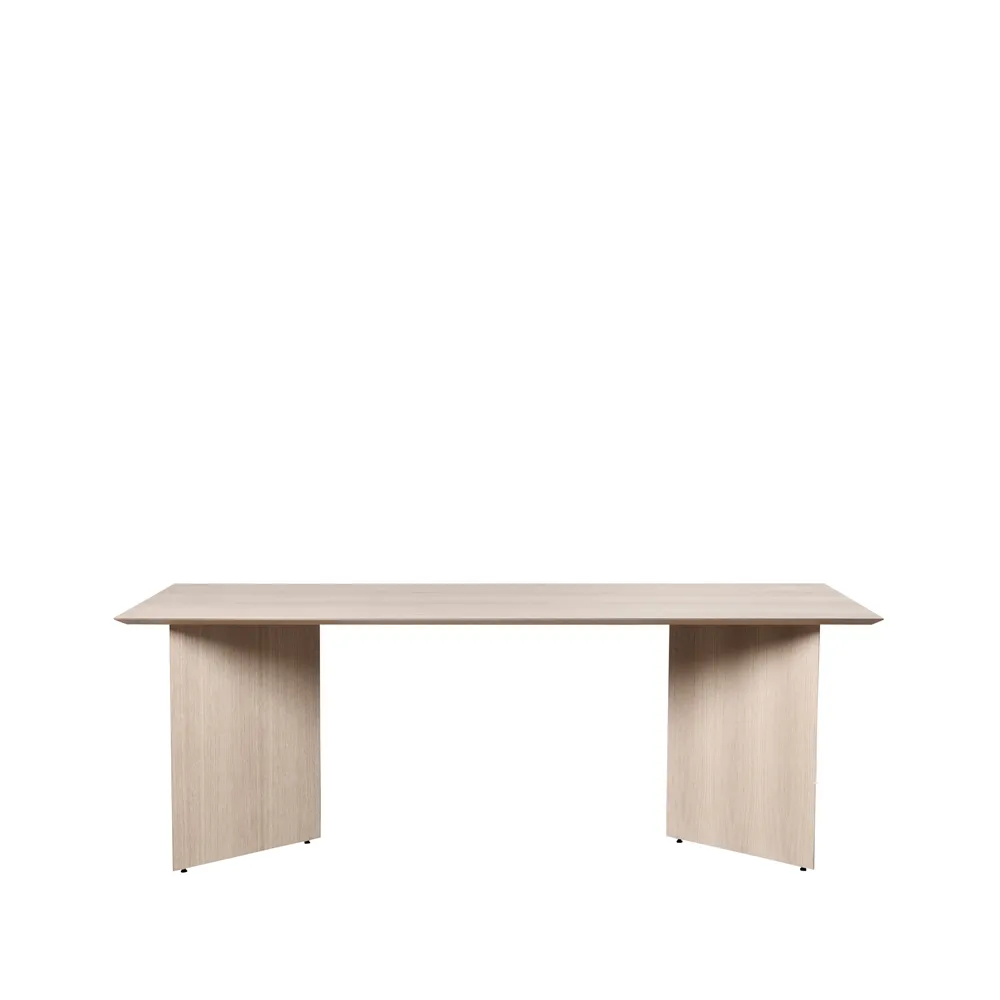 Ferm Living Mingle ruokapöytä Oak natural veneer, 210 cm, viistojalat tammi