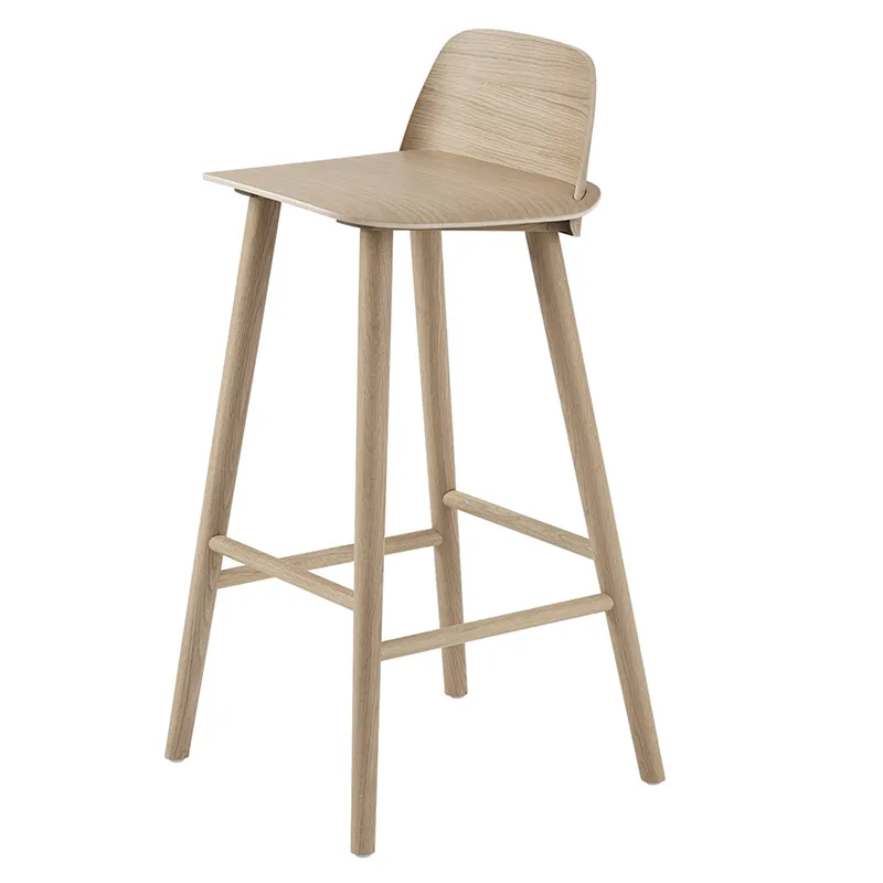 Muuto, Nerd baarituoli 75 cm - metallisen jalkatuen kanssa - Oak