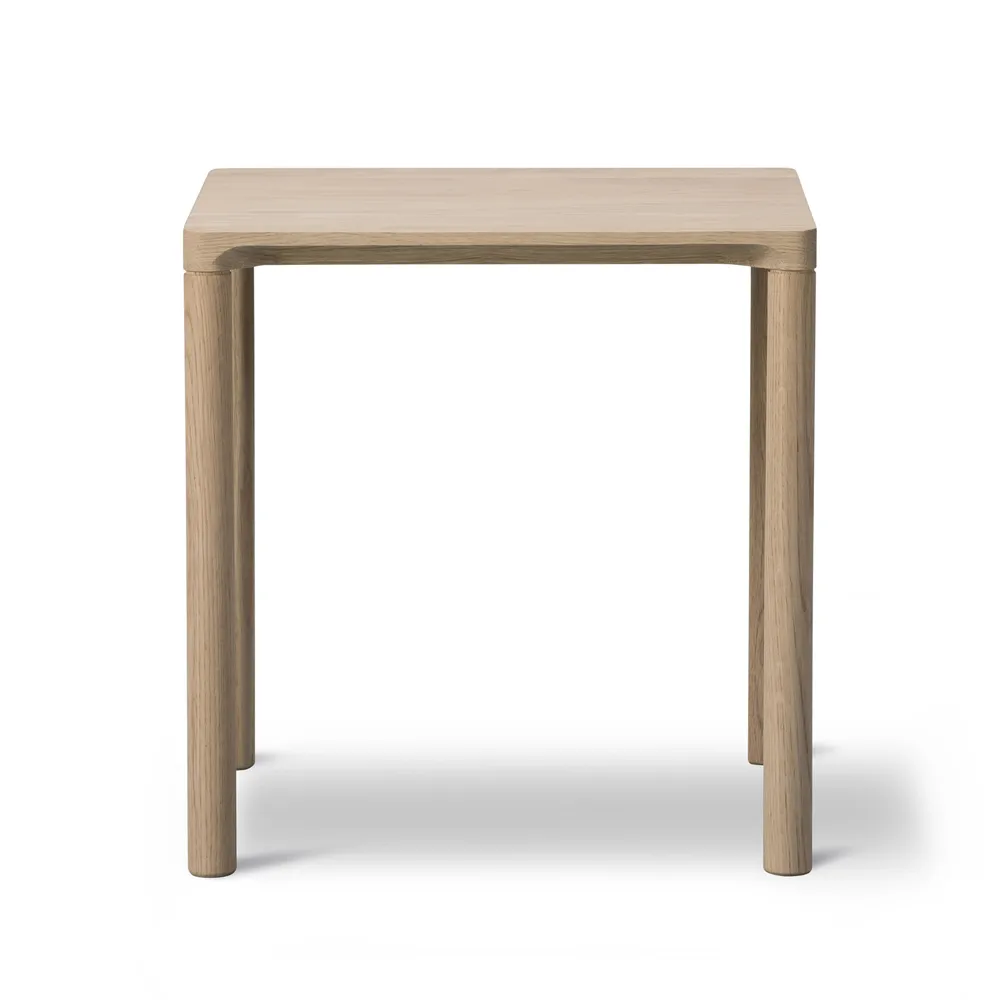 Fredericia Furniture Piloti 6700 sivupöytä Lakatttu tammi korkeus 41 cm
