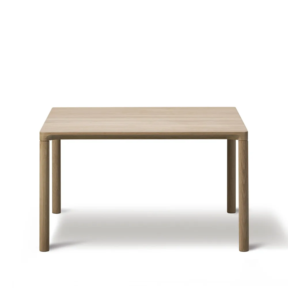 Fredericia Furniture Piloti 6725 sivupöytä Vaalealuonnosteltu tammi korkeus 41 cm