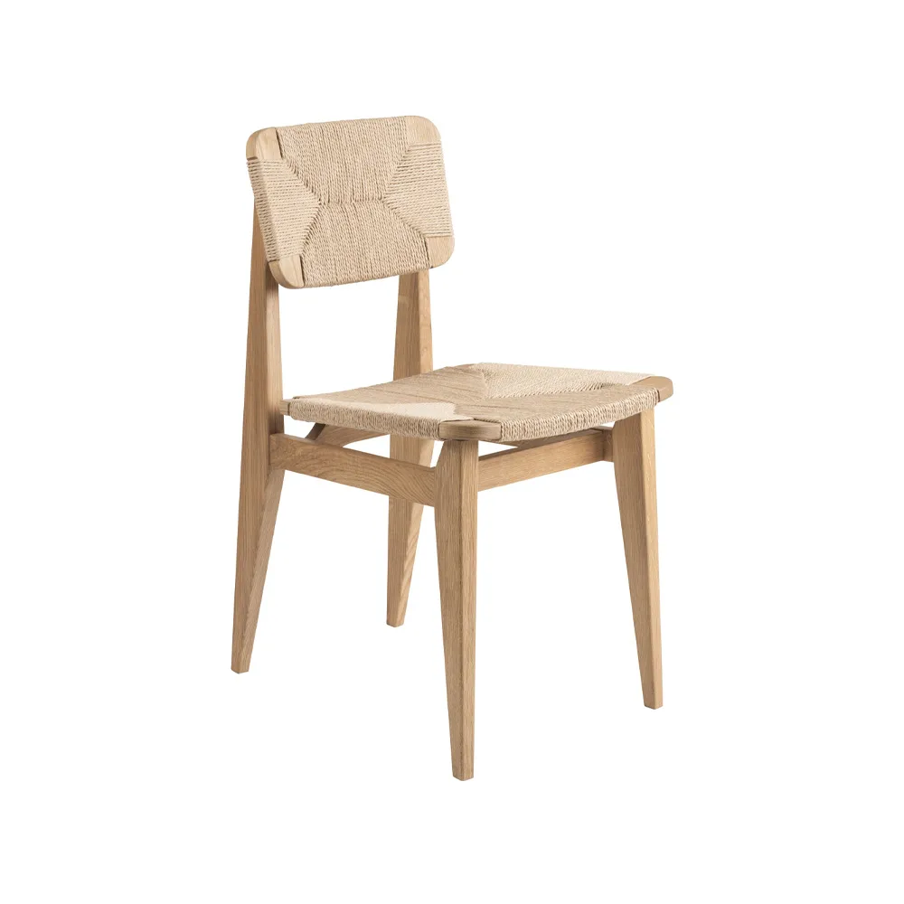 GUBI C-Chair tuoli Oak oiled, luonnonpunottu istuinosa ja selkänoja
