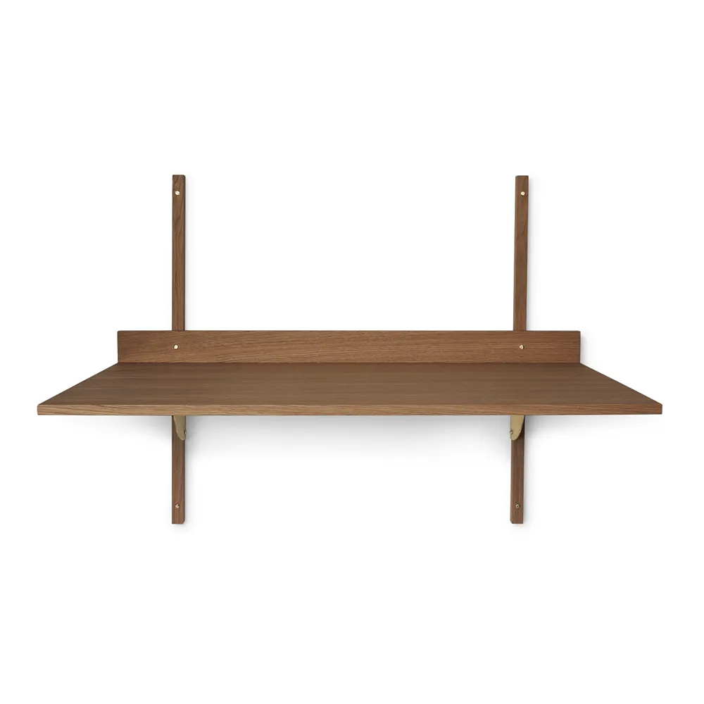 Ferm Living, Sector Seinälle kiinnitettävä työpöytä - Smoked Oak/Brass