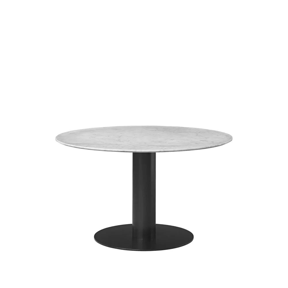 GUBI Gubi 2.0 -ruokapöytä Marble white, ø 110, musta runko