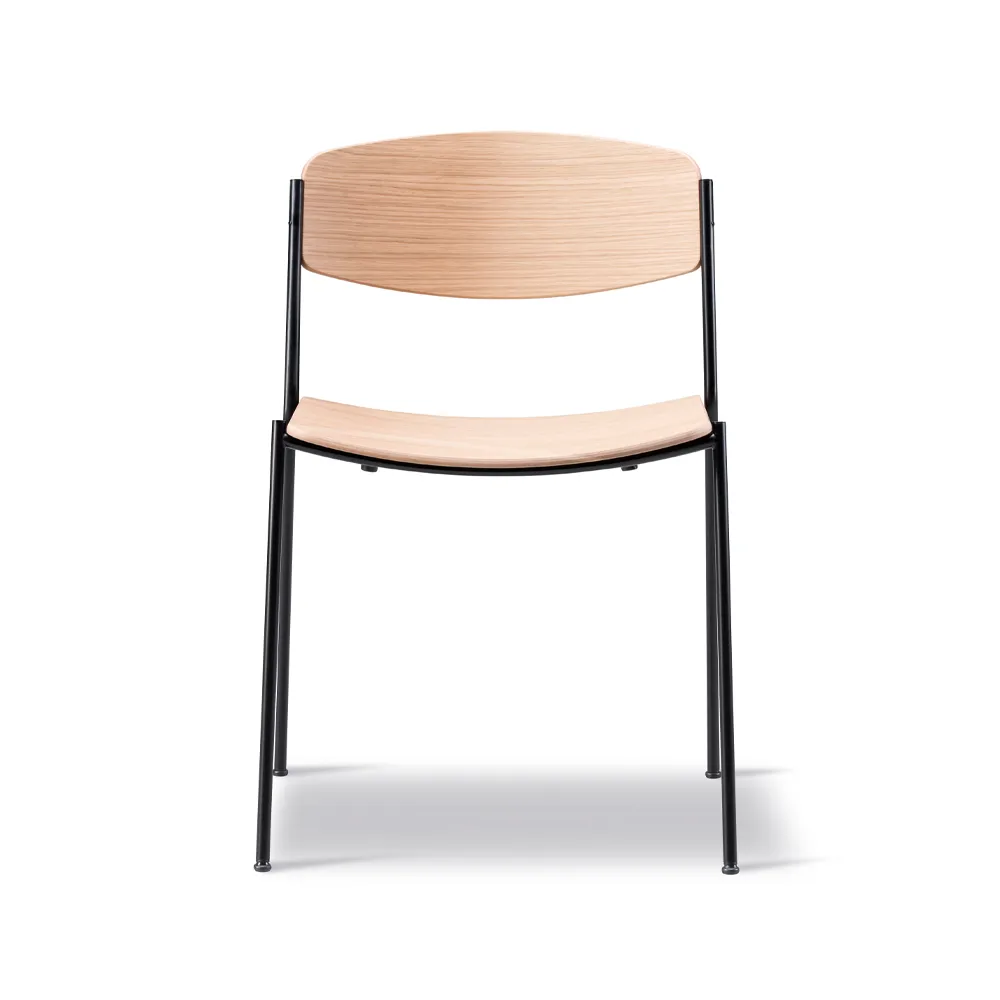 Fredericia Furniture Lynderup 3080 tuoli Lakkaus tammi-musta teräsjalusta