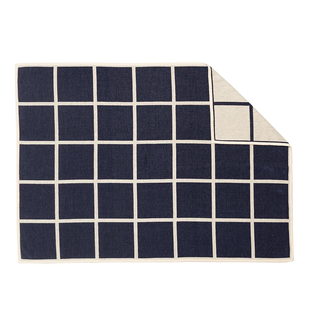 Pappelina, Kudottu viltti lampaanvillasta Criss Dark Blue