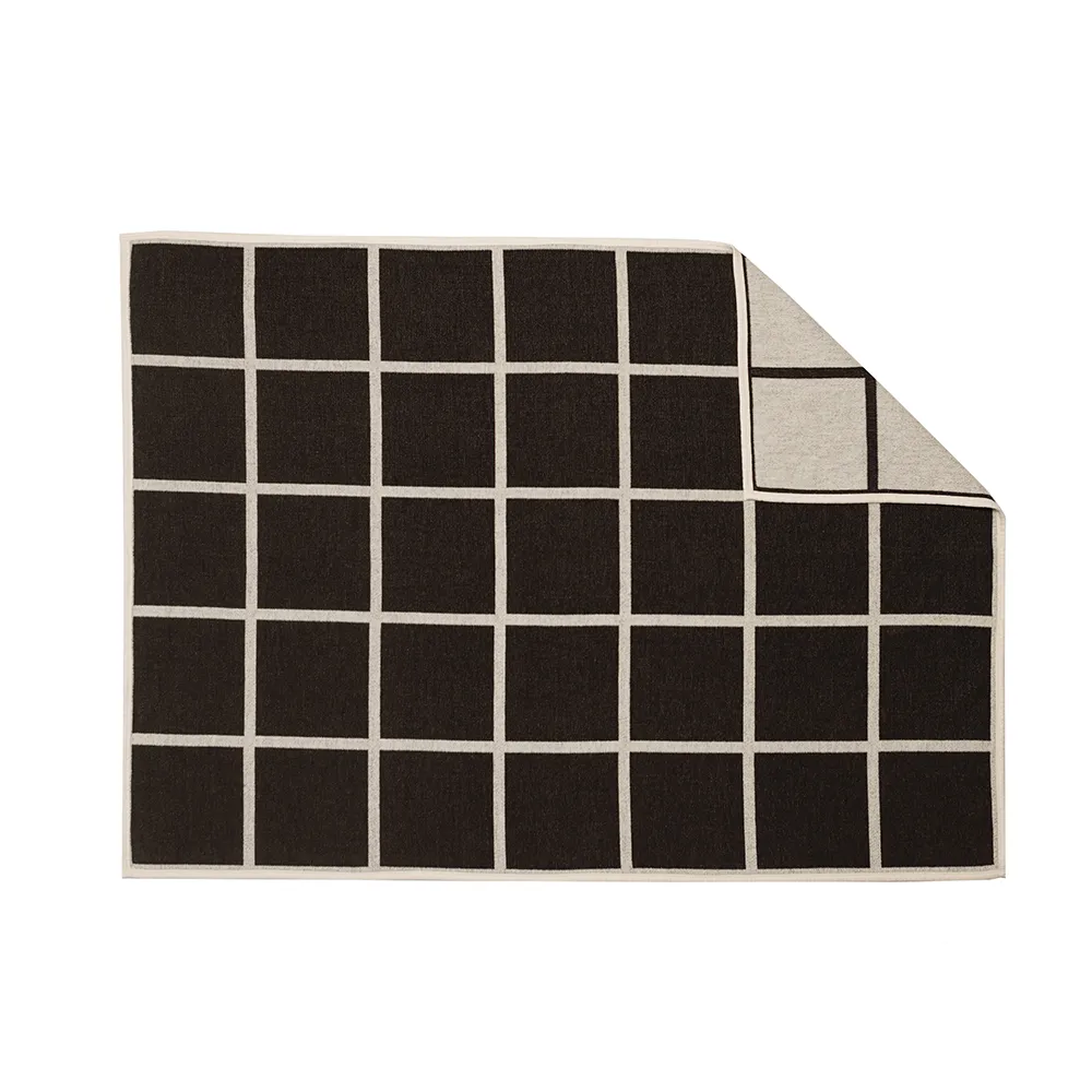 Pappelina, Kudottu viltti lampaanvillasta Criss Dark Brown