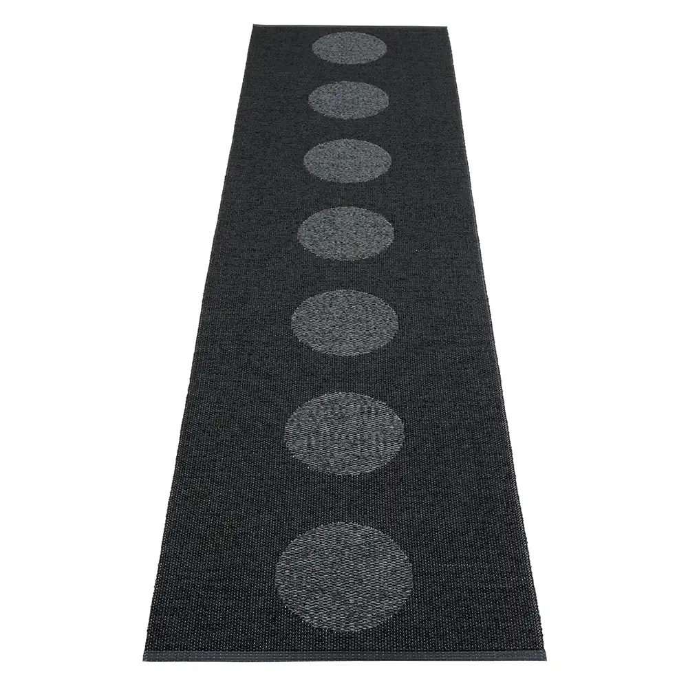 Pappelina, Vera 2.0 matto 70x280 cm Black
