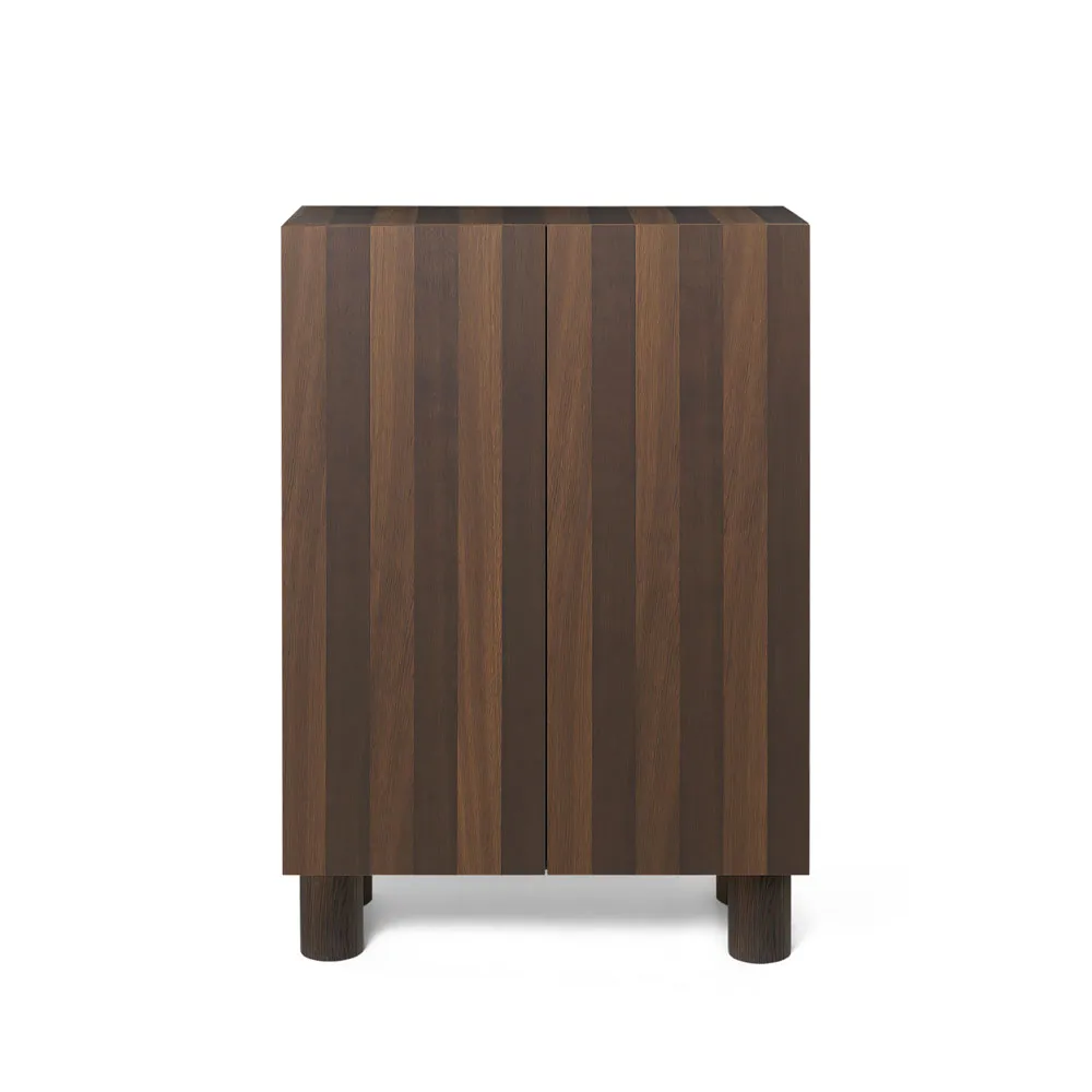 Ferm Living Post kaappi Oak smoked, ovilla