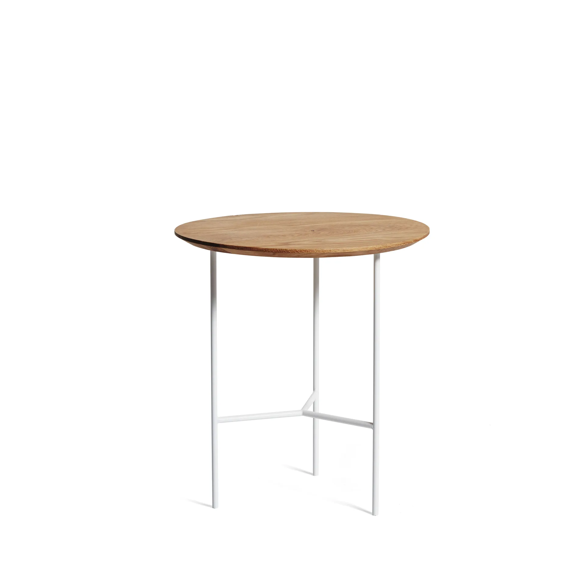 Mavis Tribeca sivupöytä tammiöljy rustiikki, valkoiset jalat, ø47 cm
